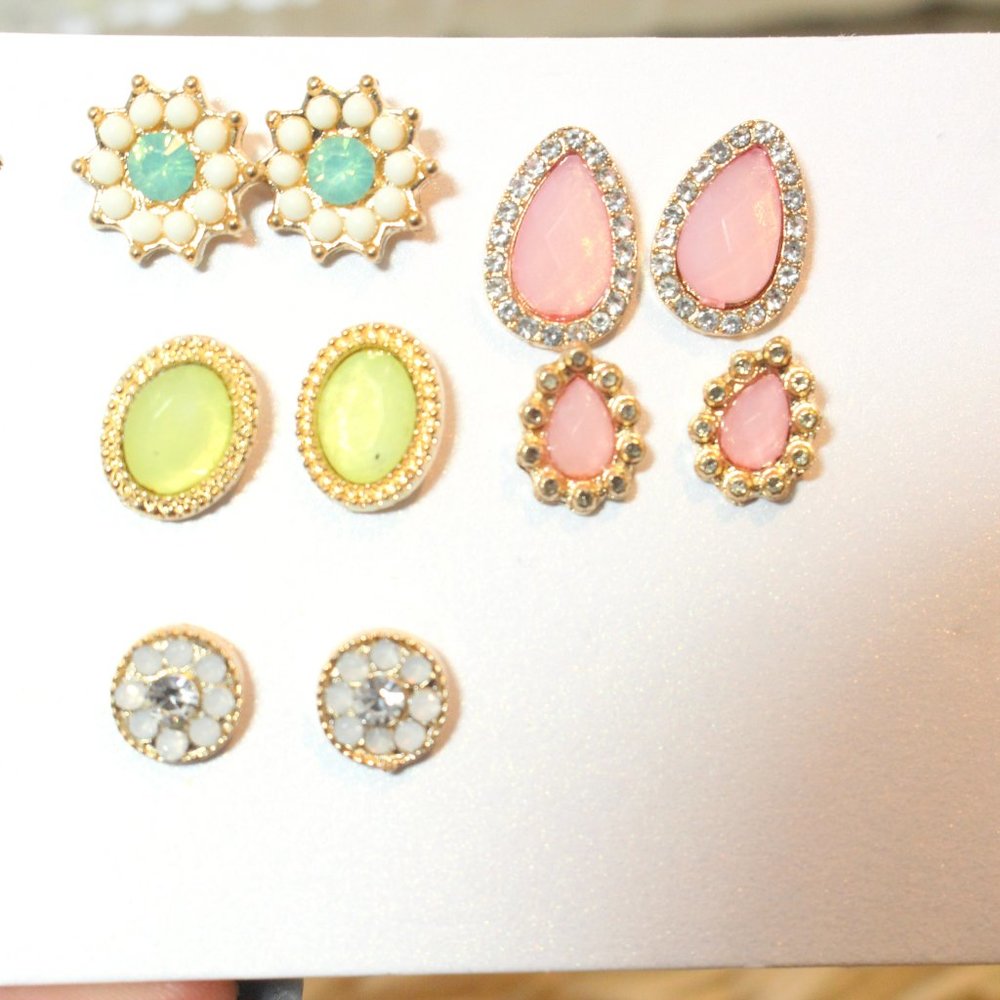 5 Miniature Pastel Gold Tone Rhinestone Spring Cottage Core Stud Set